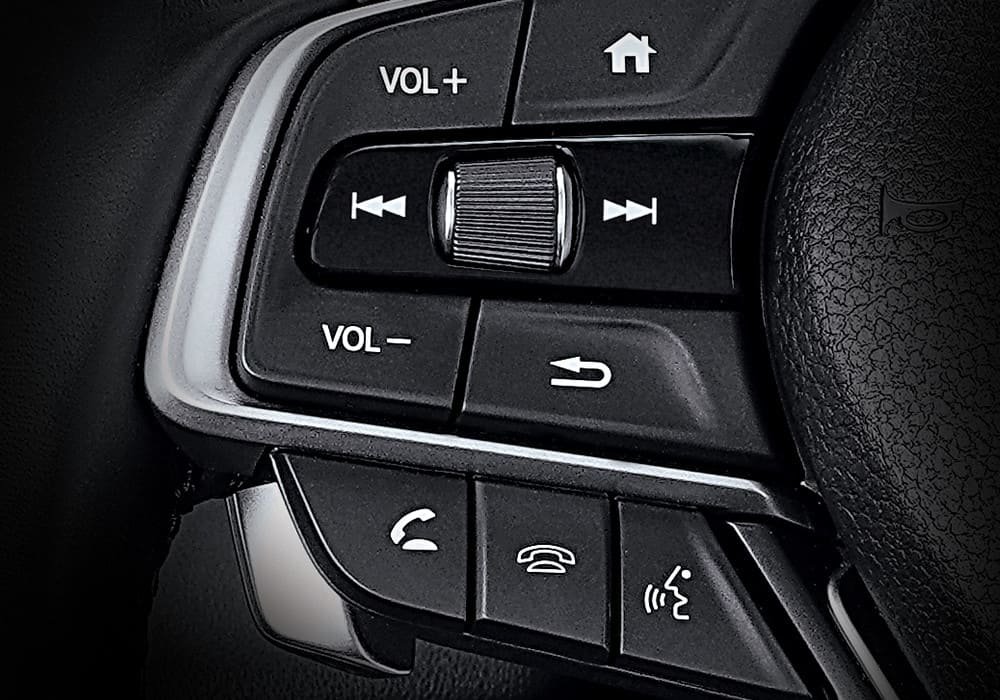 modeldetailimageinterior_0009_hft_switch_with_siri_eyes_free_or_steering_wheel_mounted_control_copy__1613049446619