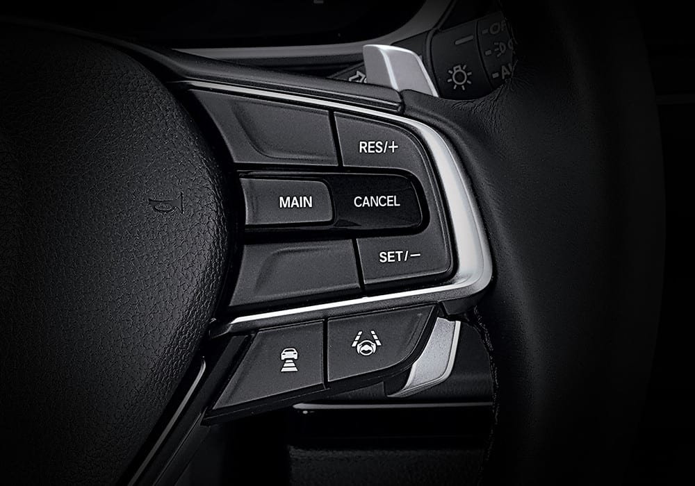 modeldetailimageinterior_0013_paddle_shift_and_cruise_control_copy__1613049553348